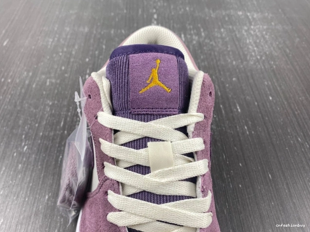 1 DR8057-500 Air Jordan (W) Unity Low 0824